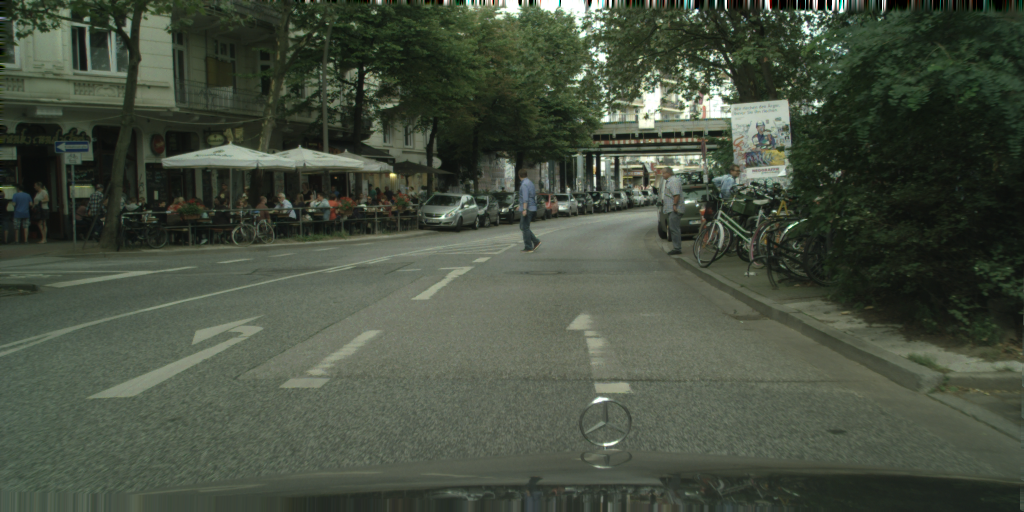 hamburg_000000_086636_leftImg8bit.png